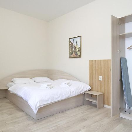 Buk Apartments On Doroshenka 25 Lwów Zewnętrze zdjęcie