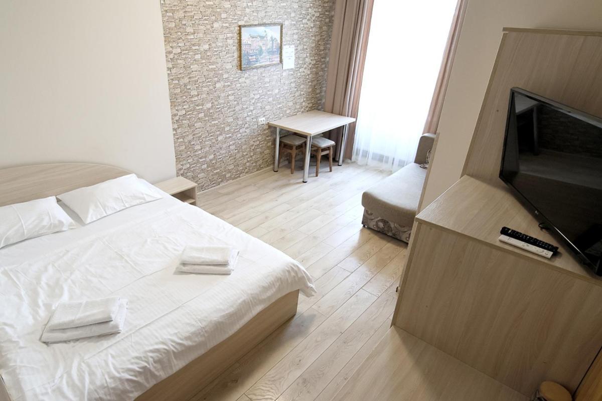 Buk Apartments On Doroshenka 25 Lwów Zewnętrze zdjęcie